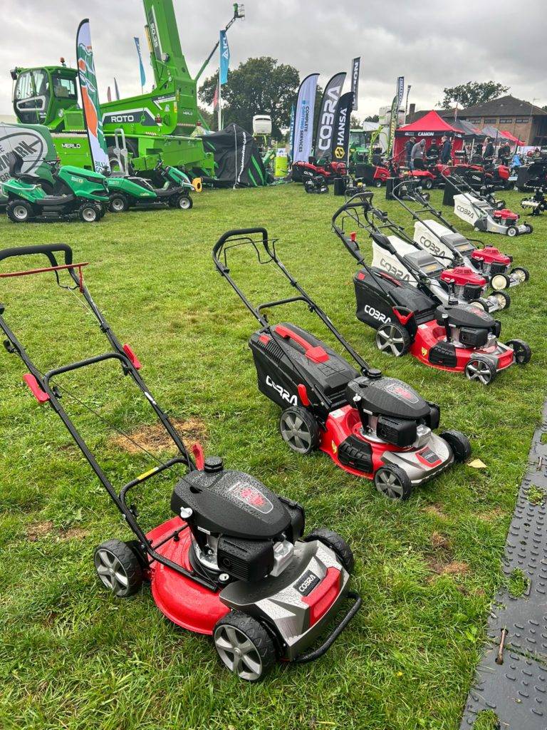 cobra lawn mowers